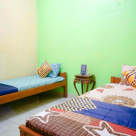 Oyo 2440 Wallet Family Residence Syariah Lumajang المظهر الخارجي الصورة