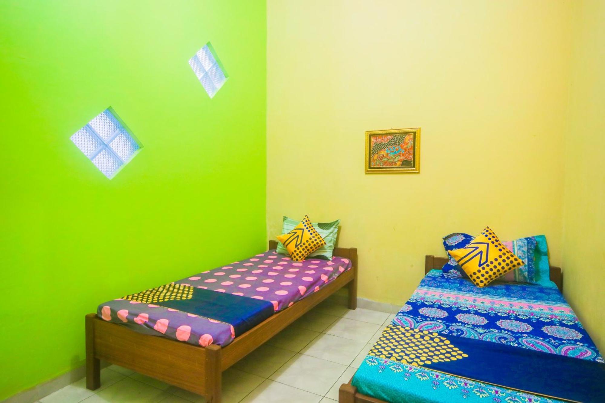 Oyo 2440 Wallet Family Residence Syariah Lumajang المظهر الخارجي الصورة