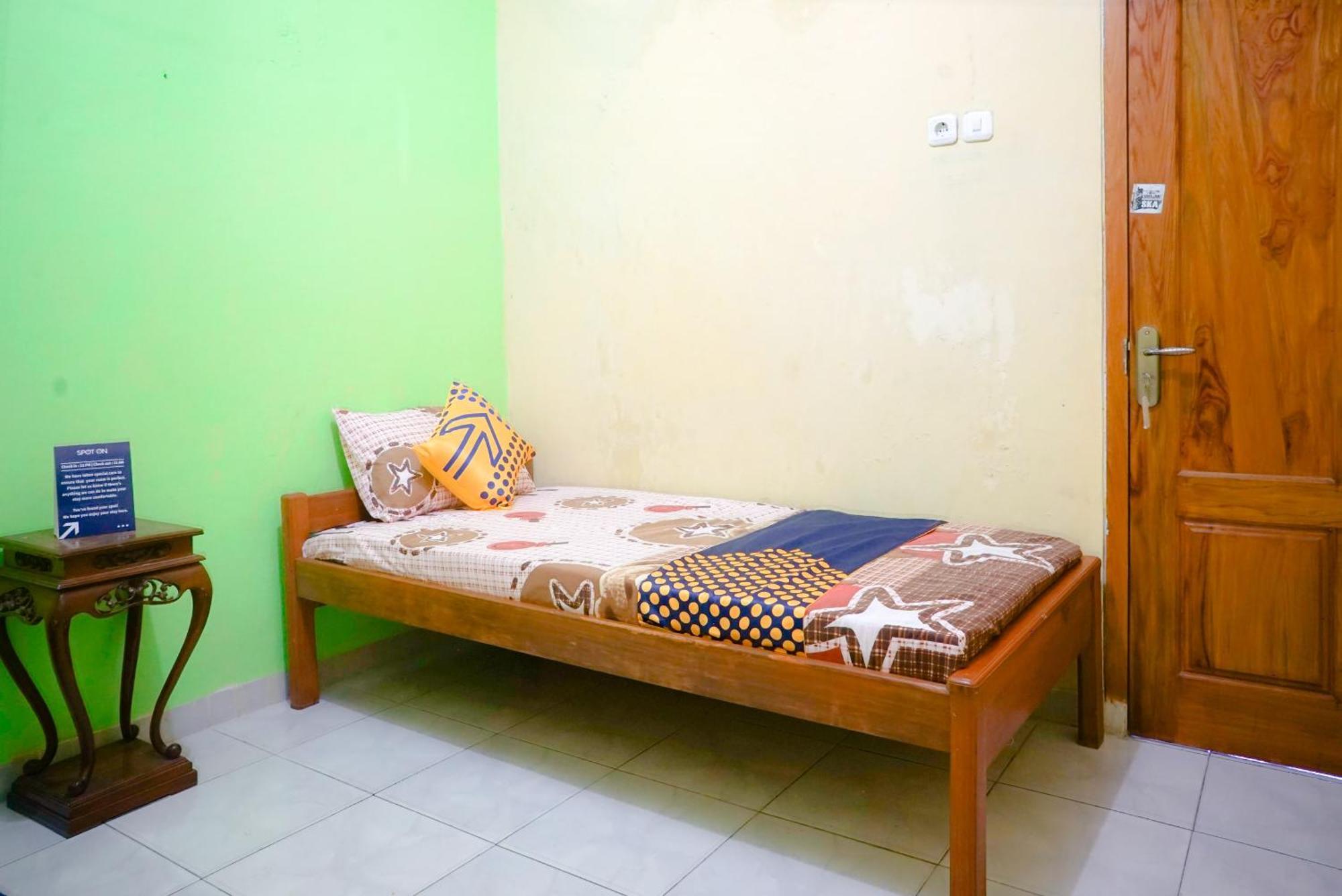Oyo 2440 Wallet Family Residence Syariah Lumajang المظهر الخارجي الصورة