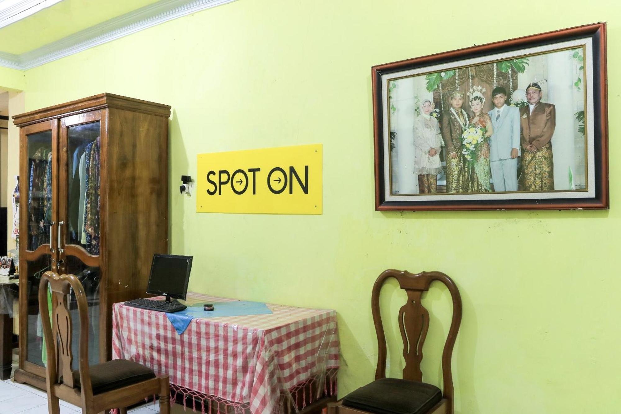 Oyo 2440 Wallet Family Residence Syariah Lumajang المظهر الخارجي الصورة