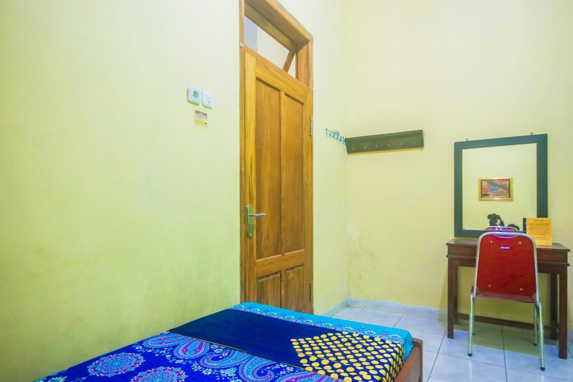 Oyo 2440 Wallet Family Residence Syariah Lumajang المظهر الخارجي الصورة